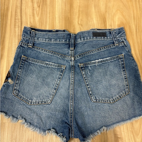 Abercrombie and Fitch embroidered denim shorts - Picture 8 of 8